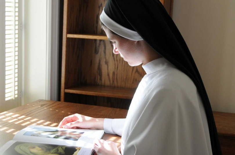Sette monache domenicane al Santuario di Crea